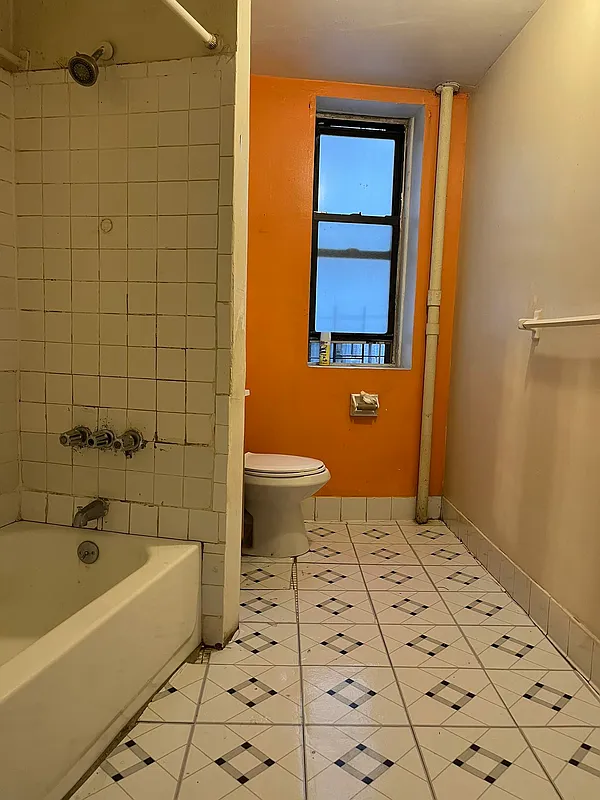 4 Bedroom HDFC in Hamilton Heights