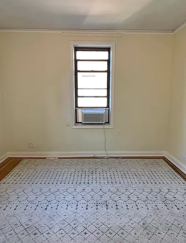 Top Floor Beauty! 1 Bed 1 Bath