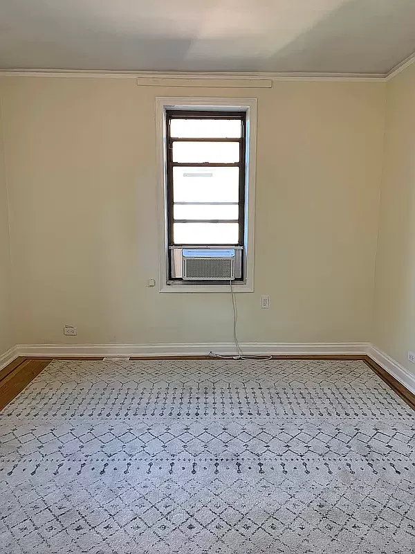 Top Floor Beauty! 1 Bed 1 Bath