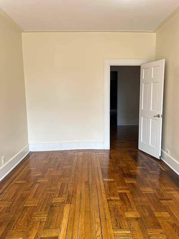 Large 2 Bedroom For Rent in Kingsbridge