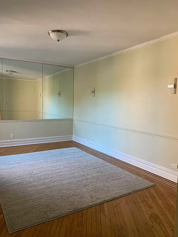 Top Floor Beauty! 1 Bed 1 Bath