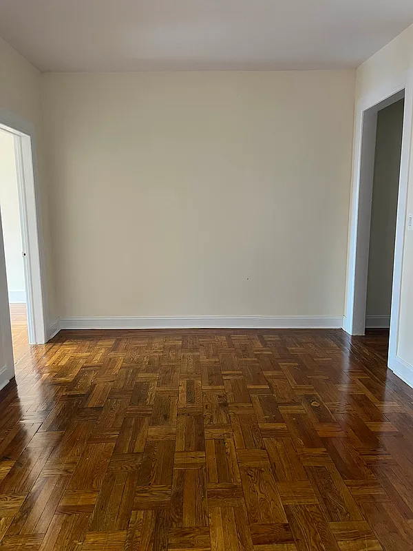 Large 2 Bedroom For Rent in Kingsbridge