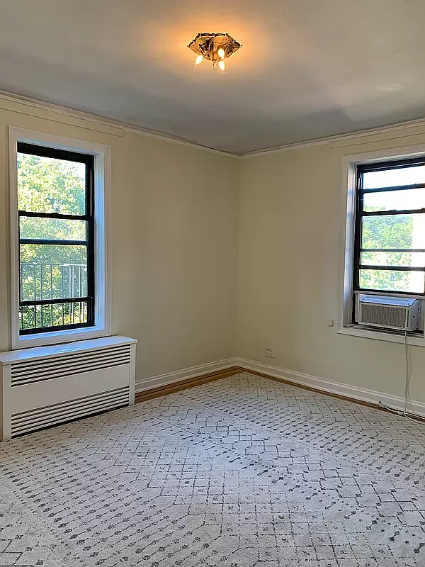 Top Floor Beauty! 1 Bed 1 Bath