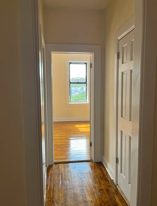 Large 2 Bedroom For Rent in Kingsbridge