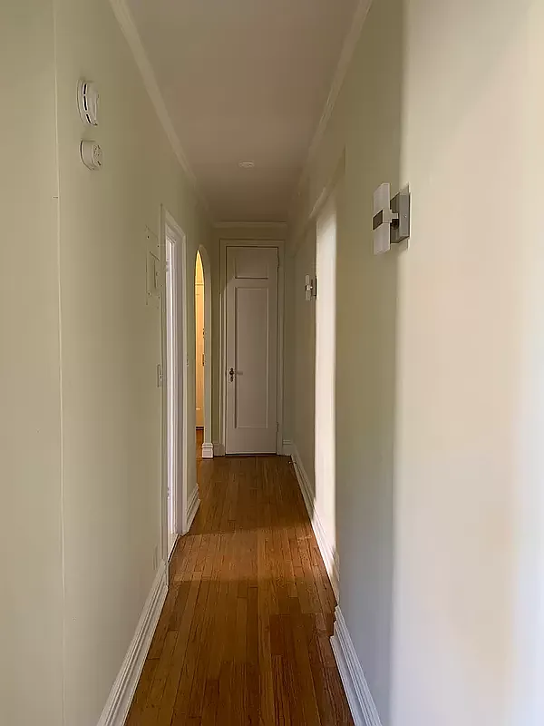 Top Floor Beauty! 1 Bed 1 Bath