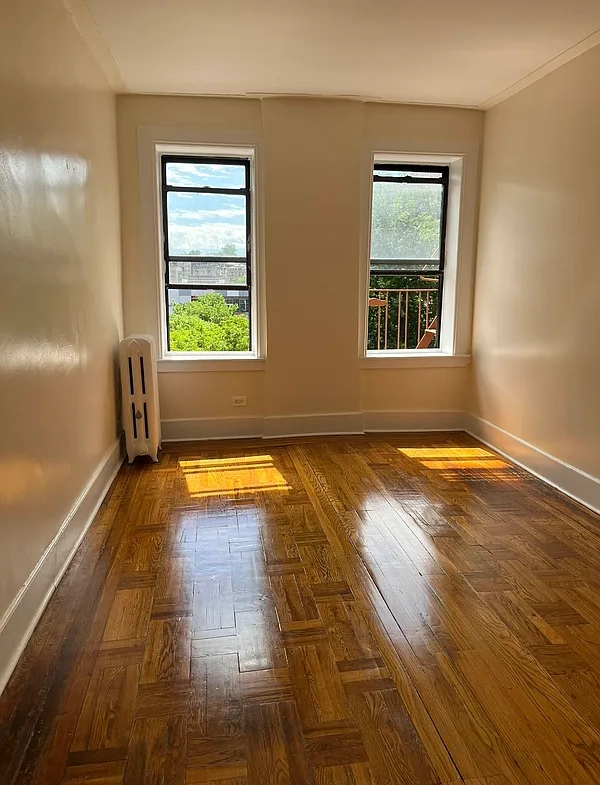 Large 2 Bedroom For Rent in Kingsbridge
