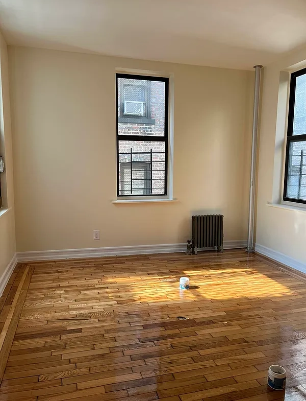 Junior 1 bedroom Marble Hill