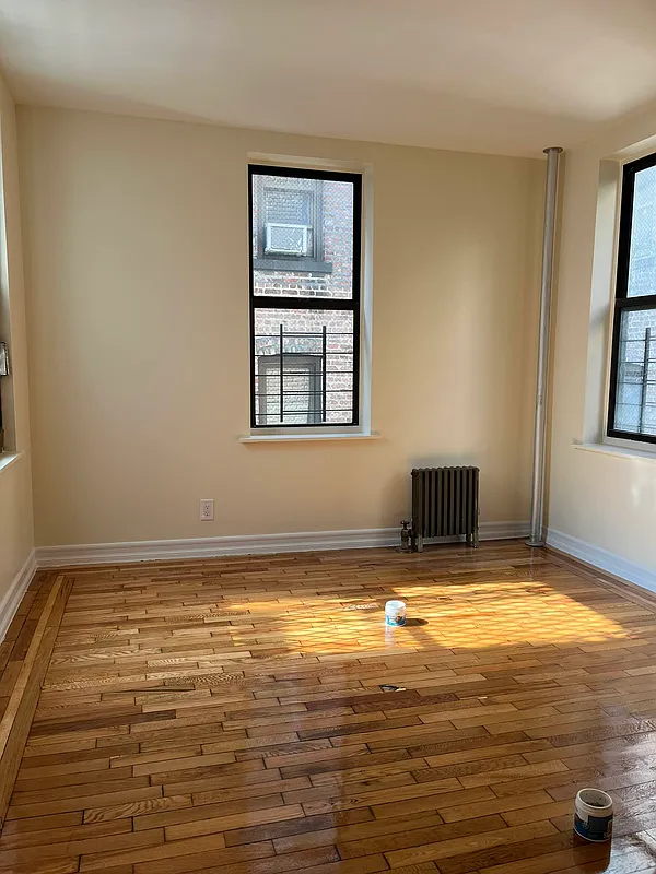 Junior 1 bedroom Marble Hill