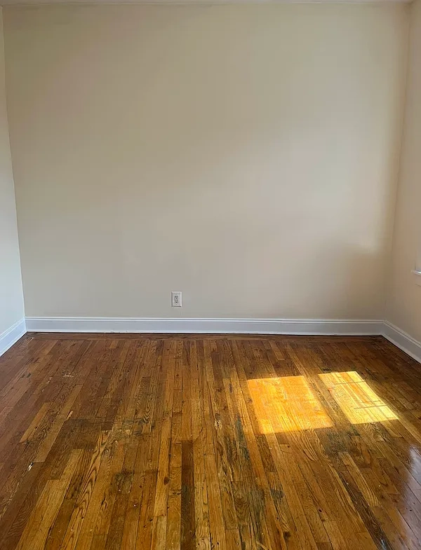 Large 2 Bedroom For Rent in Kingsbridge