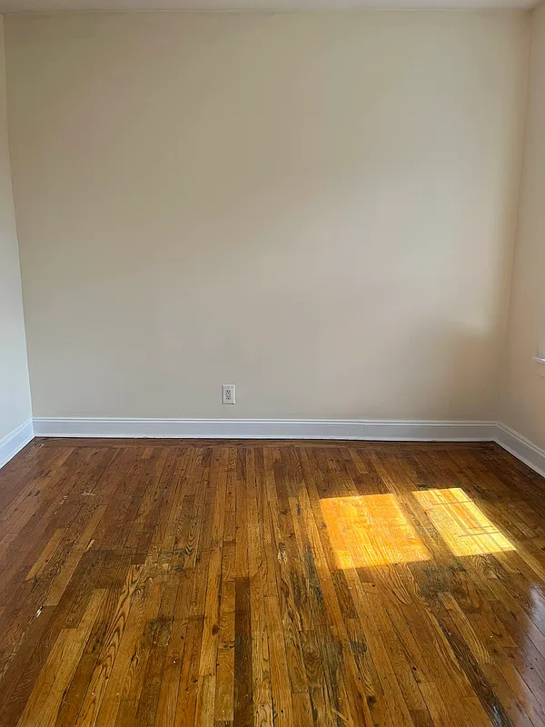 Large 2 Bedroom For Rent in Kingsbridge