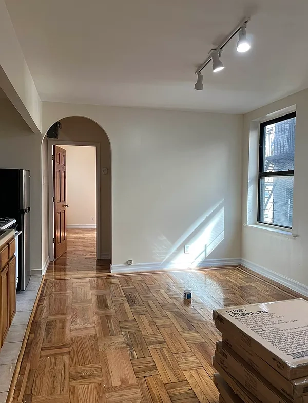 Junior 1 bedroom Marble Hill