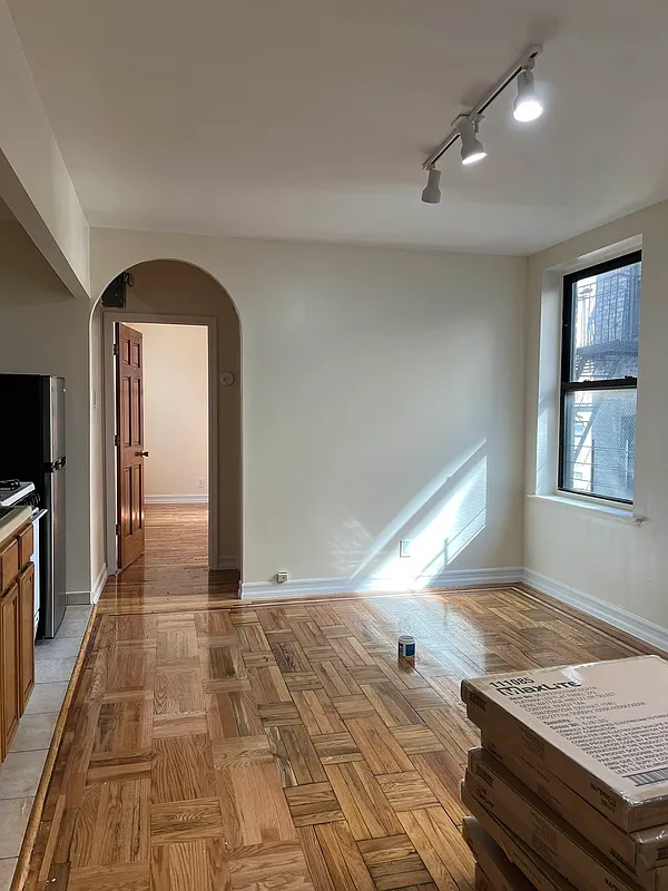 Junior 1 bedroom Marble Hill
